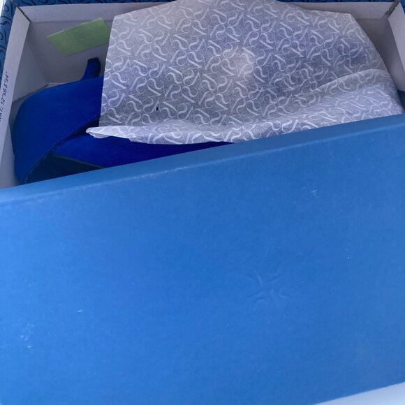 Vera Wang Women's Blue Courts - Picture 2 of 12